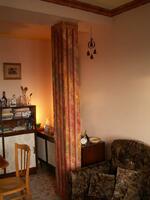 Iluzivní malba rohové lišty a opěrného sloupu na sádrokarton